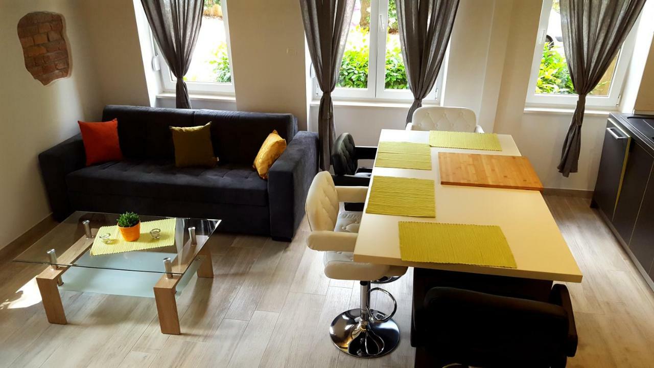 Studio Apartment Vanna - 1St Row To The Sea Opatija Bagian luar foto